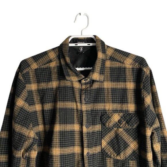 Volcom Men's Black/Yellow Plaid Casual Classic Fit Button-Down Shirt - Picture 2 of 8